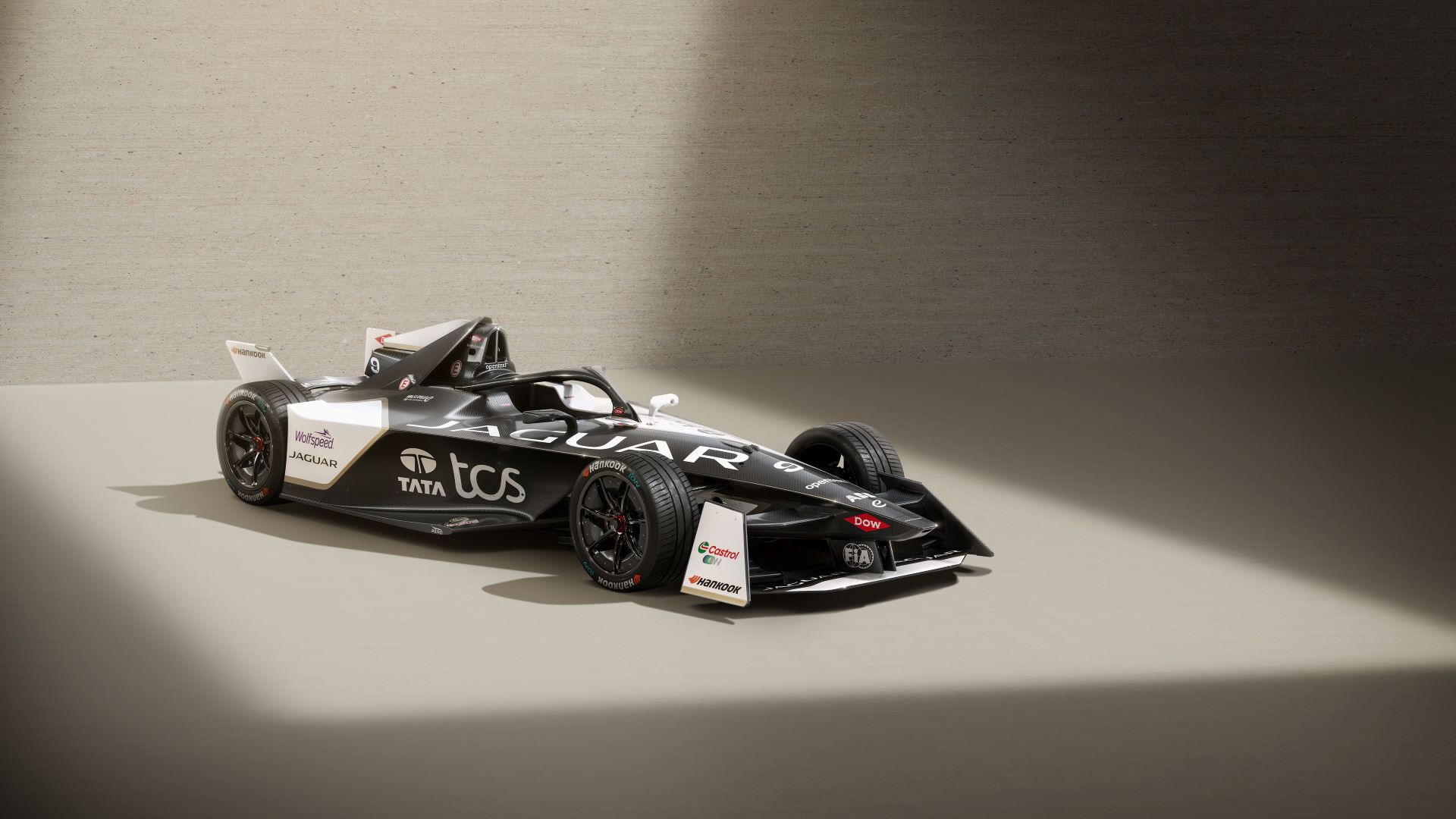 Jaguar tcs racing moves into state of the art headquarters in oxfordshire ahead of new season of all electric racing