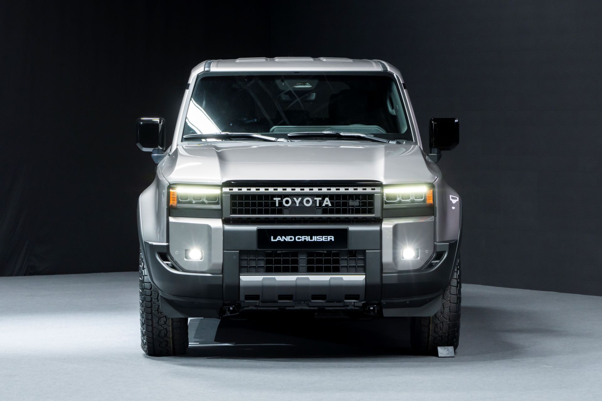 Toyota maintains its lead in a weakening market