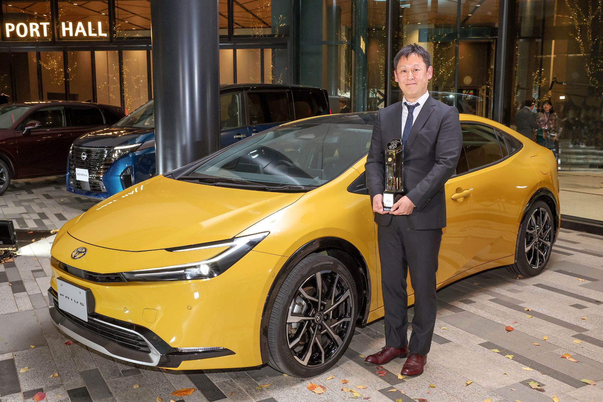Toyota prius wins japan car of the year award