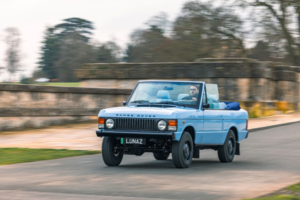 Lunaz delivers worlds first electrified open air james bond range rover safari