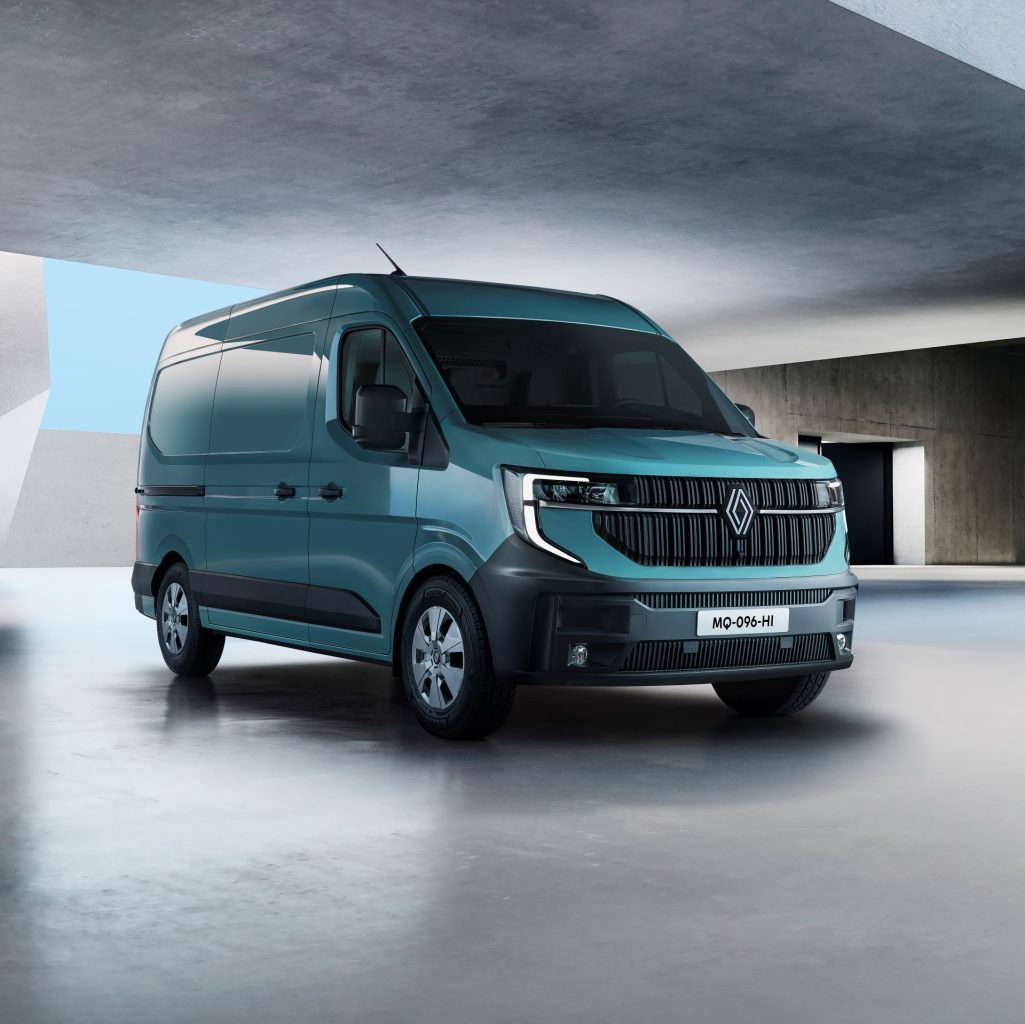 Renault returns to the cv show with the uk premiere of the new master