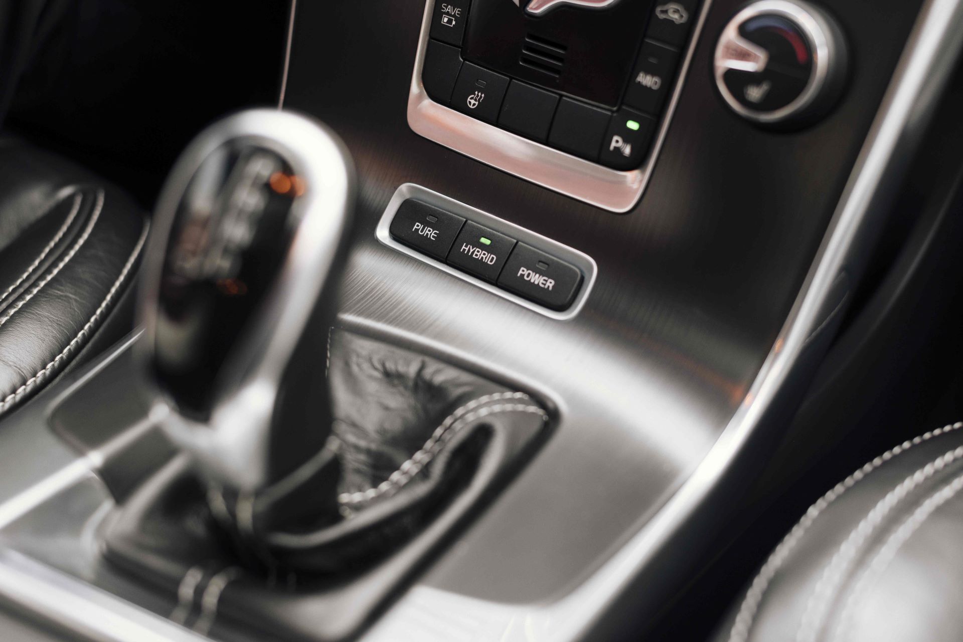 The Rise of the Automatic: How the UK’s Car Parc is Shifting Gears