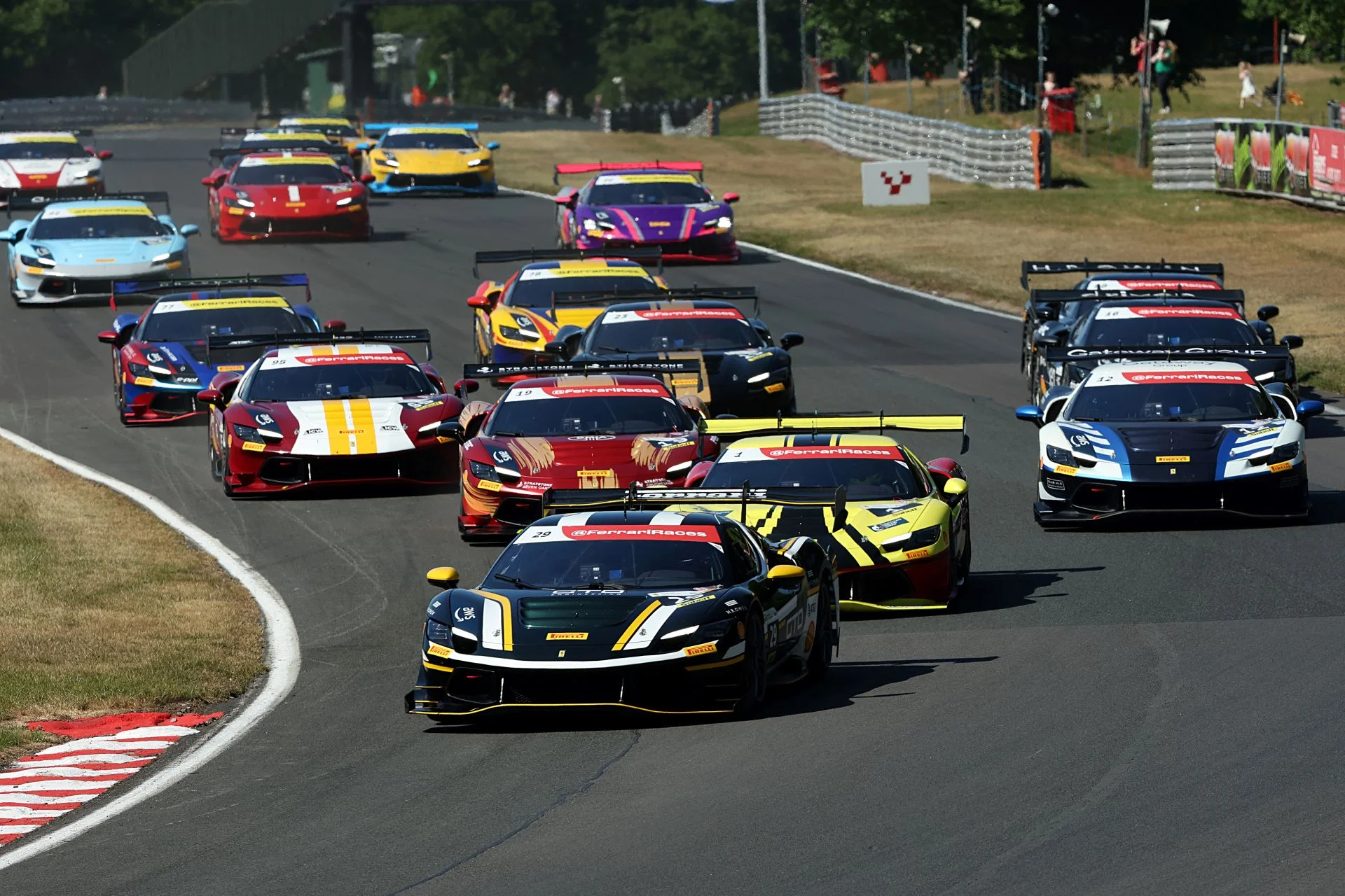 Ferrari Challenge Uk Yates Dominates At Oulton Park As Calado Makes Special Appearance