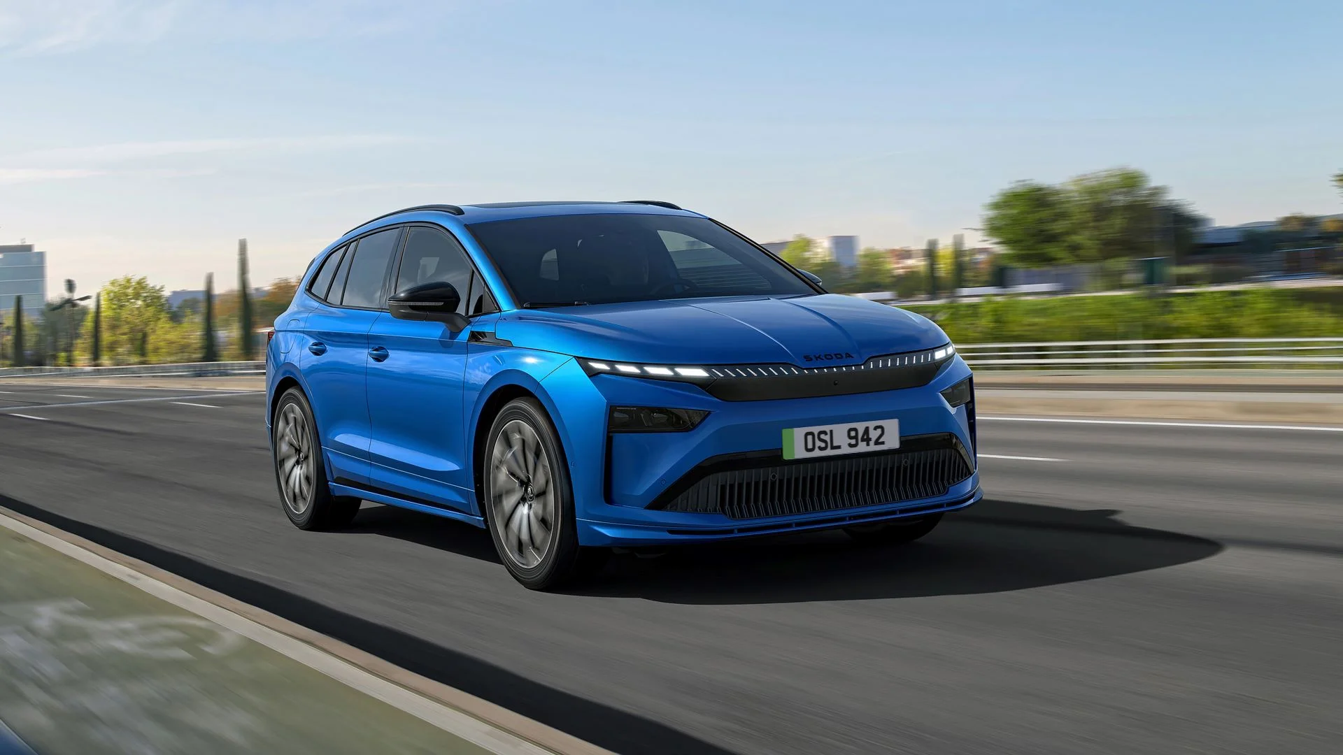 Skoda Expands Enyaq Line Up With New Sportline 85 A Stylish Efficient Drive With Class Leading Range
