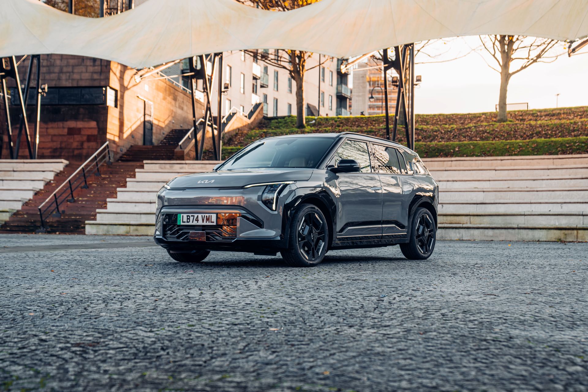 Driving The Future Kias President Ho Sung Song Wins Autocars Prestigious Issigonis Trophy As Ev3 Named Best Electric Car Of 2025