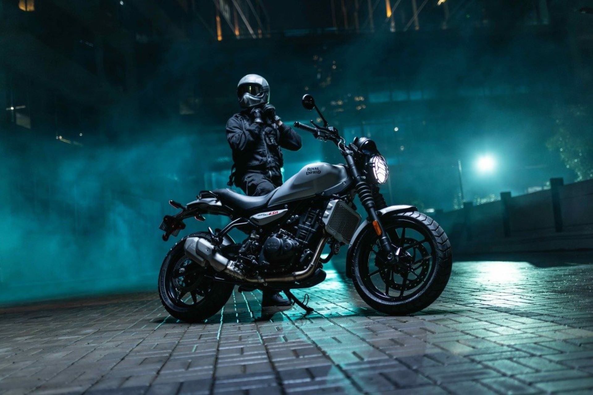 Guerrilla Tactics Royal Enfield Launches Nationwide Courtesy Bike Scheme With The New Guerrilla 450