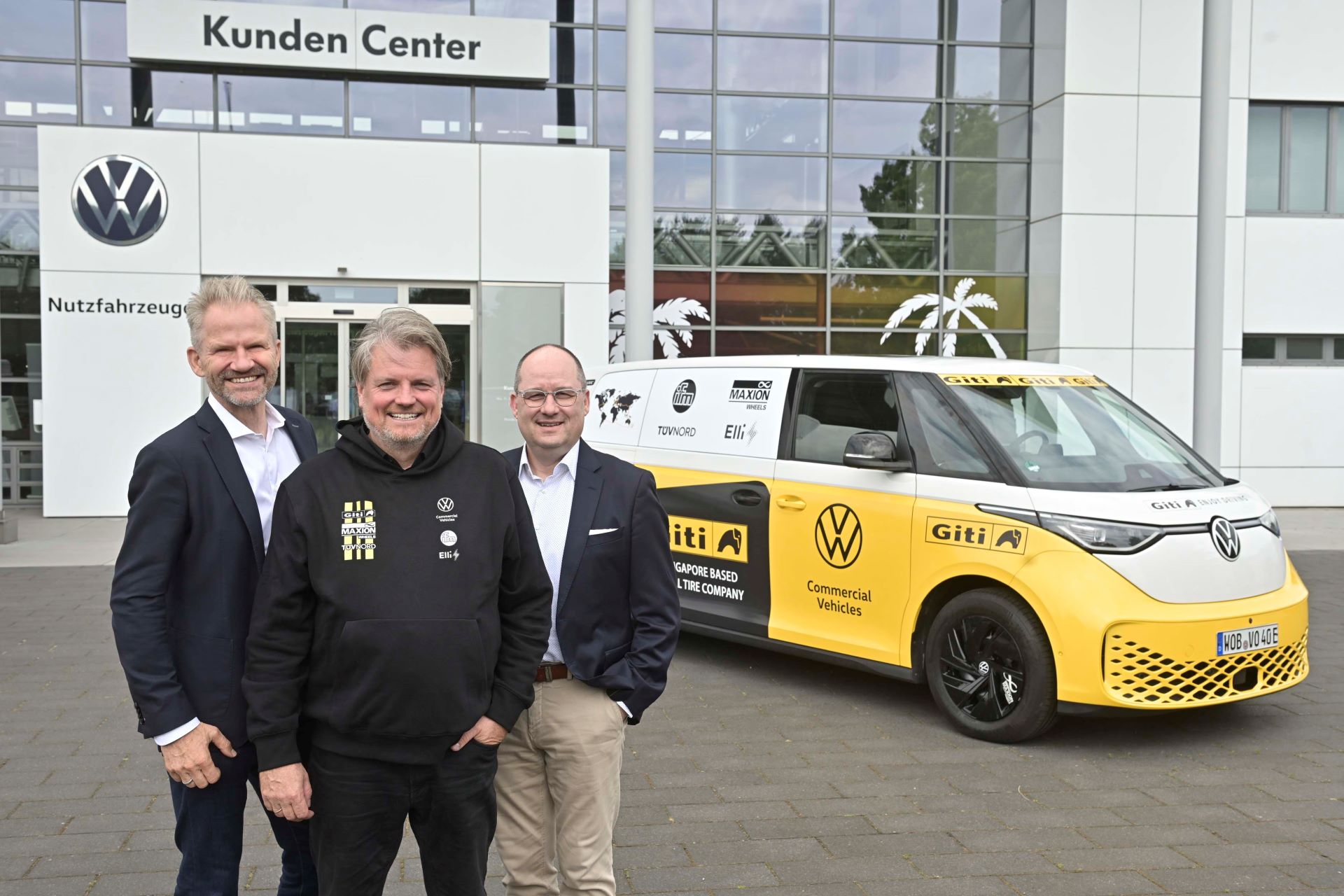 Electrifying The Globe Rainer Zietlow Sets Off On Record Breaking Id Buzz World Tour