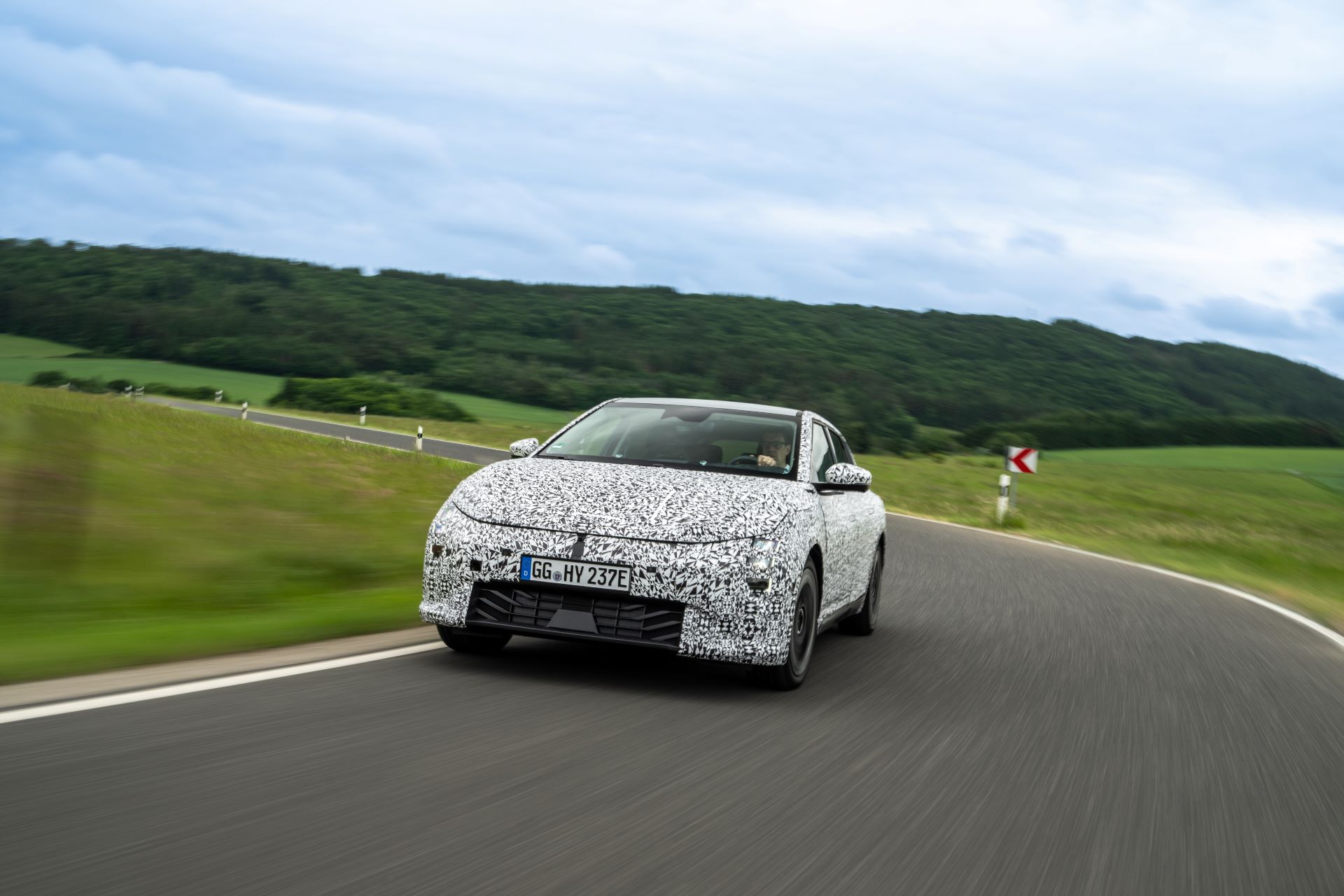 Kias Ev4 Sets New Benchmark For Electric Vehicle Endurance And Battery Longevity