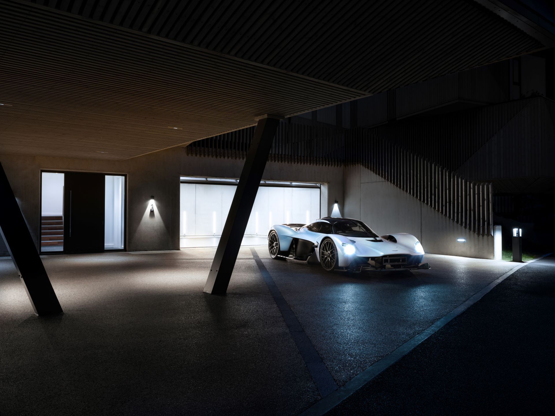 Daniel Ricciardos Bespoke Aston Martin Valkyrie Headlines Broad Arrows Zoute Concours Auction 1