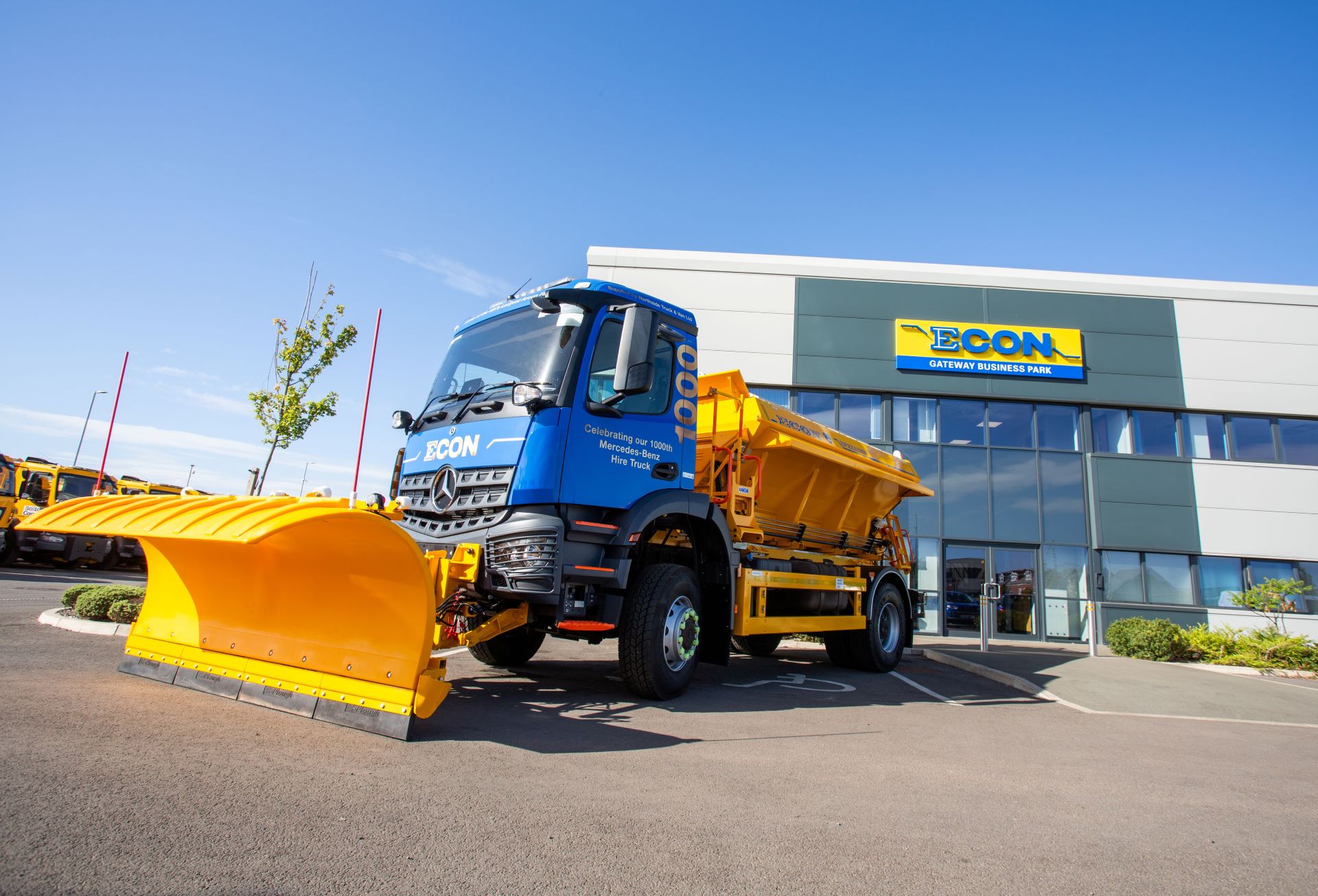 Mercedes Benz Trucks And Econ Engineering Celebrate 1000th Arocs Gritter Milestone
