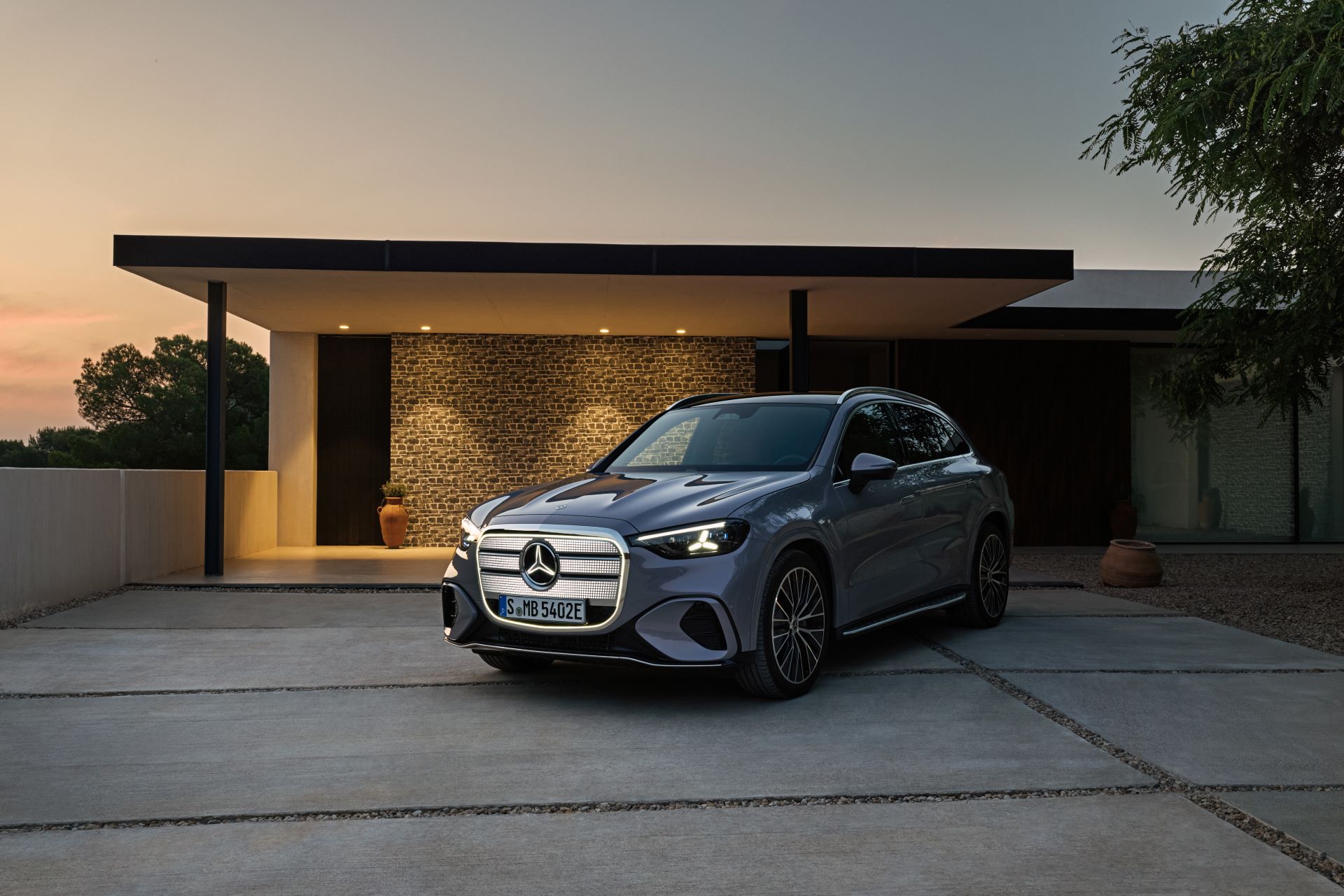 The All New Mercedes Benz Glc Efficiency And Driving Pleasure Without Compromise