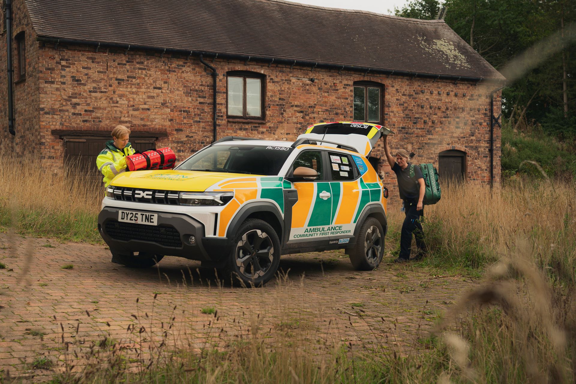 Bridgnorth community first responders celebrate 25 years of service with new dacia duster 4x4 1