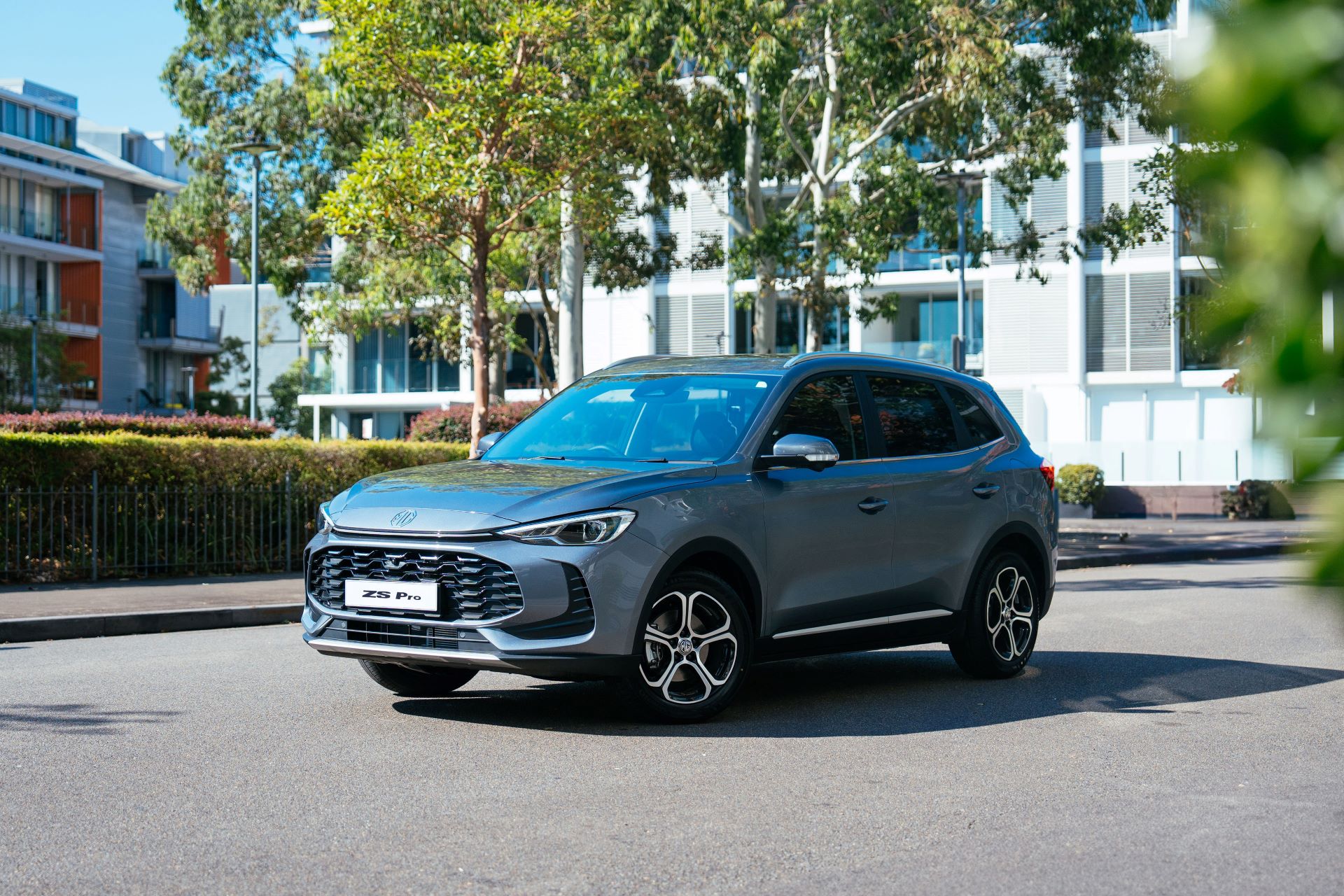 Mg zs pro makes its bold debut at the festival of motoring